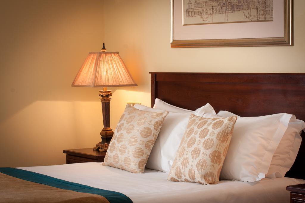 Meadow Court Hotel لوجهيرا الغرفة الصورة